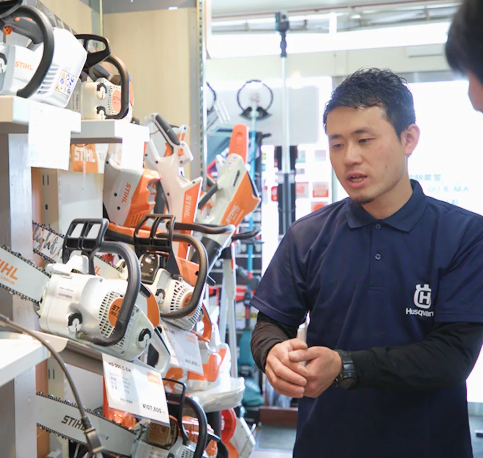 接客するスタッフ