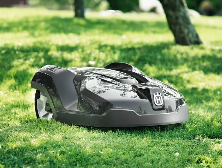 自動の芝刈機は手間いらずでとっても便利！