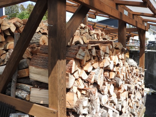 薪の調達お助けします。